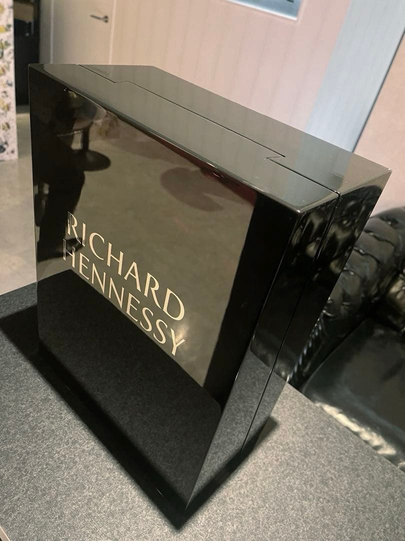 RICHARD HENNESSY 空箱 付属部品1点無