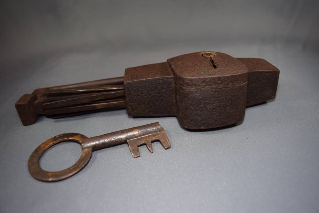 錠前 和錠 因幡錠 在銘 因州住 清久作 6枚バネ 鍵付 江戸時代 アンティーク