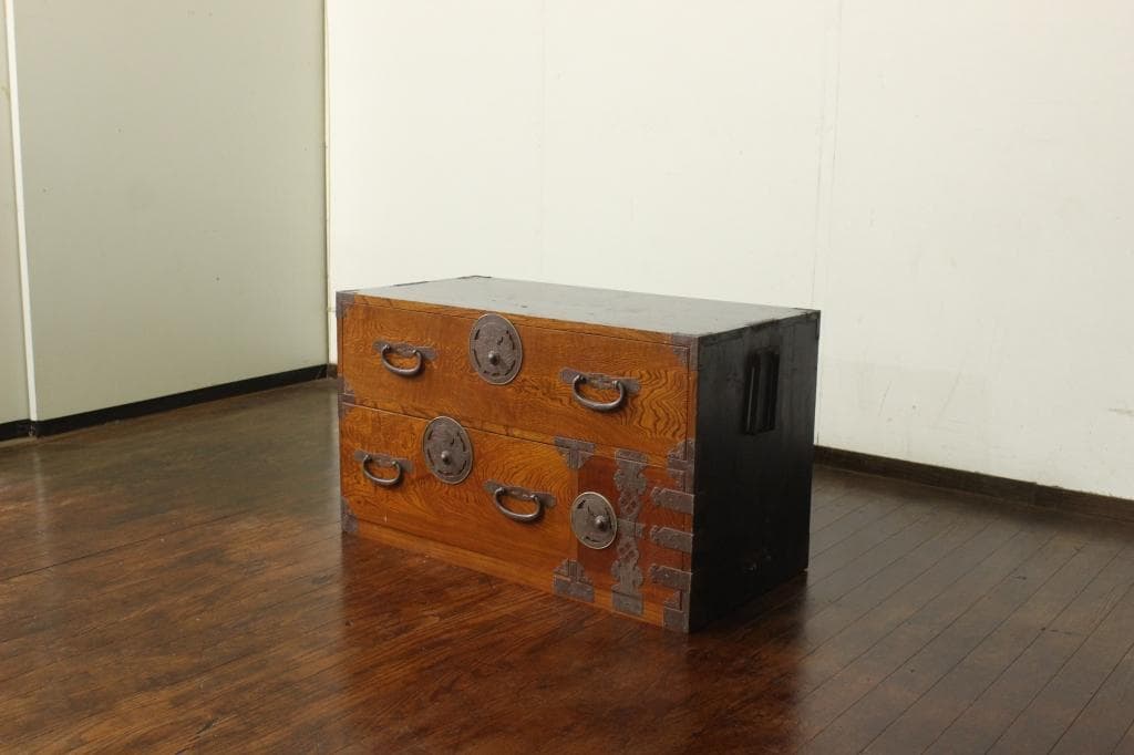 欅共縁！蝶覆輪！時代箪笥・四杯！和家具サイドボード古家具和モダンローチェスト古布