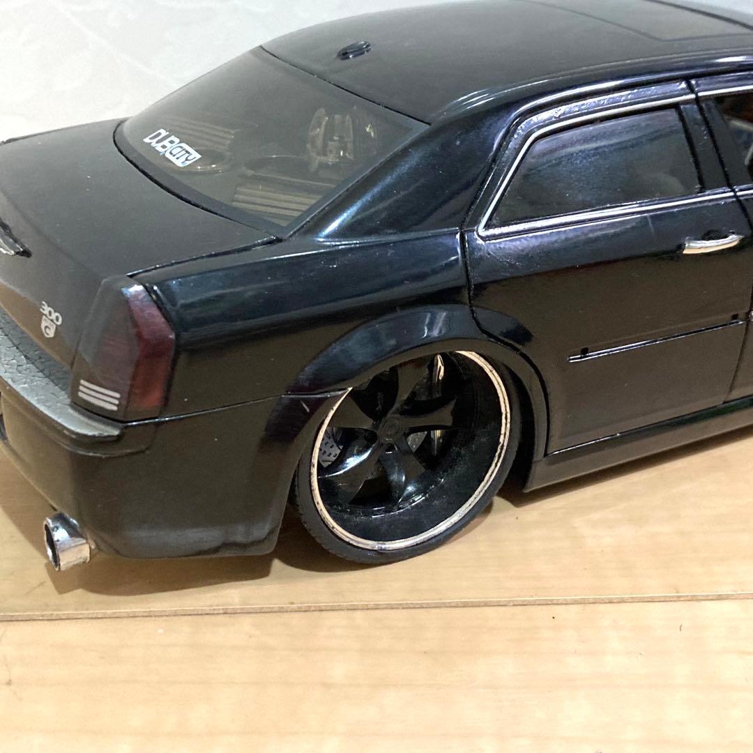 ミニカー JADA DUB CITY KUSTOM$ Chrysler 300C 1/18