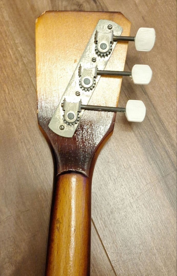 バラライカ (ロシアの民族楽器)