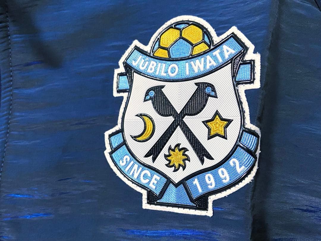 未使用 プーマ ジュビロ磐田 薄手 ナイロンジャケット ウィンドブレーカー M