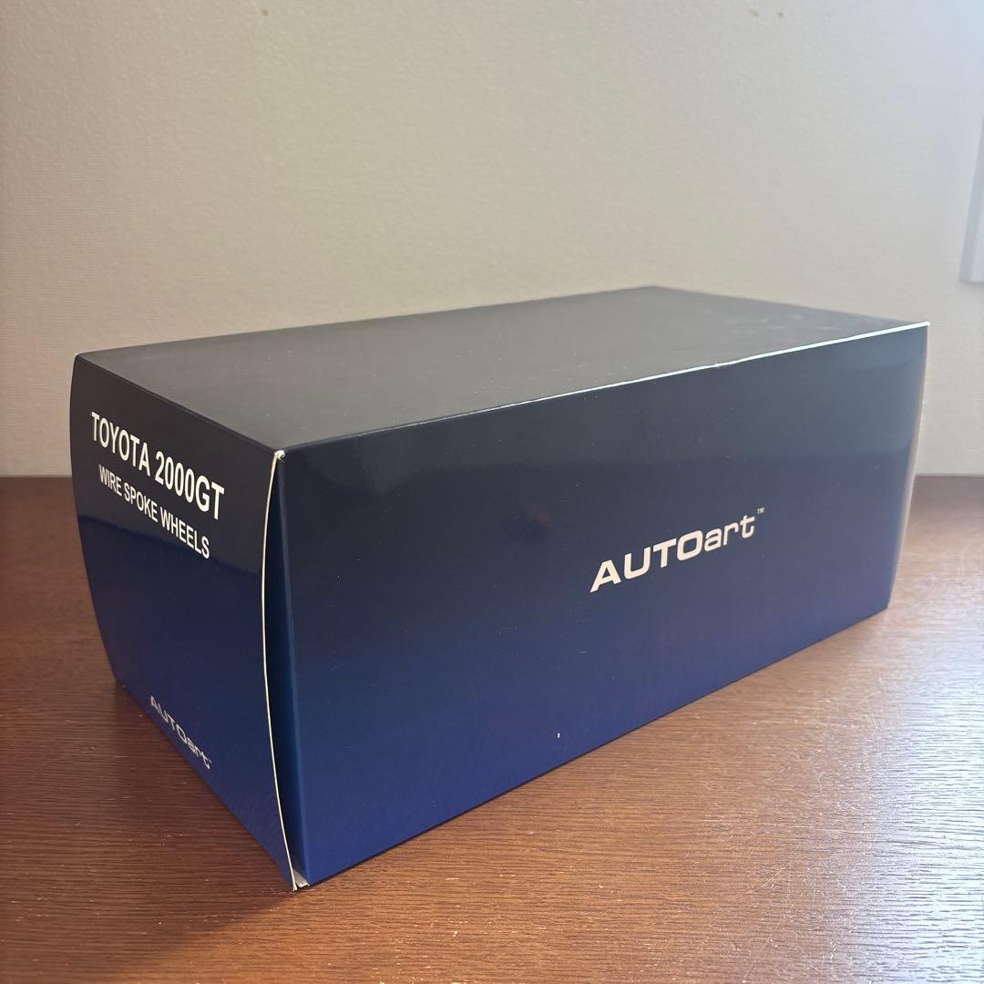 オートアート　トヨタ 2000GT ホワイト 1/18 ミニカー