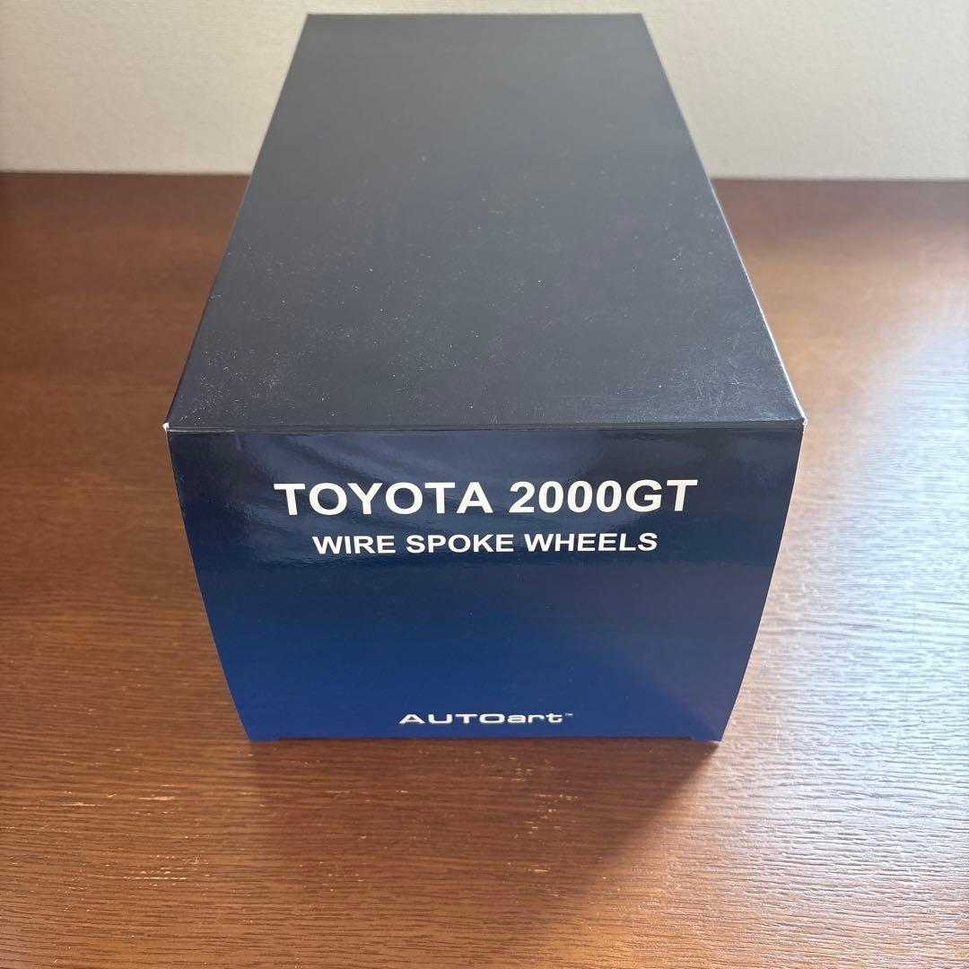 オートアート　トヨタ 2000GT ホワイト 1/18 ミニカー