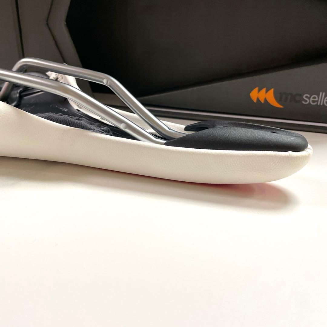 【新品】自転車サドル　MCselle マクセラ　サドル箱入り