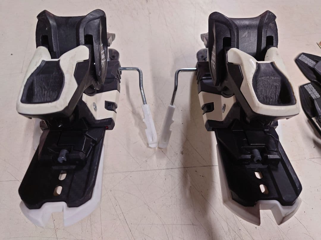 アトミック Atomic warden 13 demo スキー ビンディング