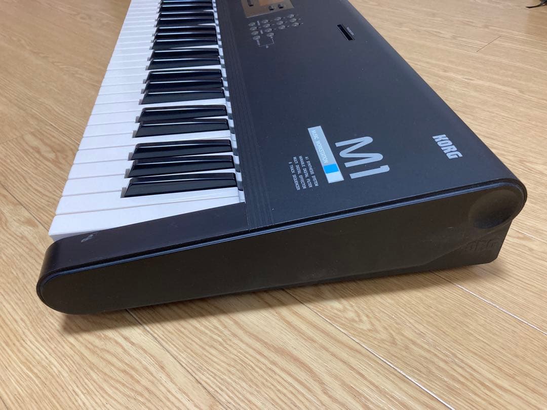 鍵盤楽器 KORG M1 PLUS1 MUSIC WORKSTATION