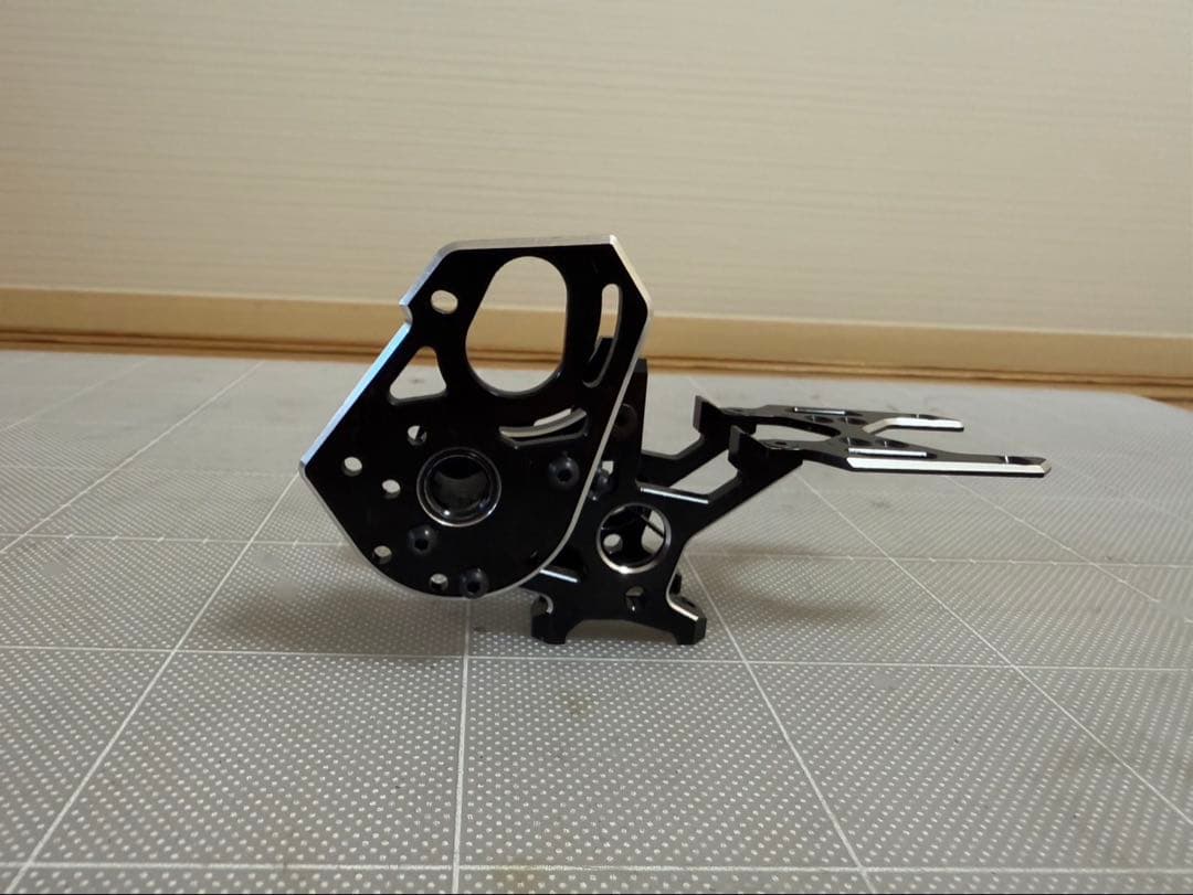 アディクション　YD2用ハイトラクションリアモーターマウント