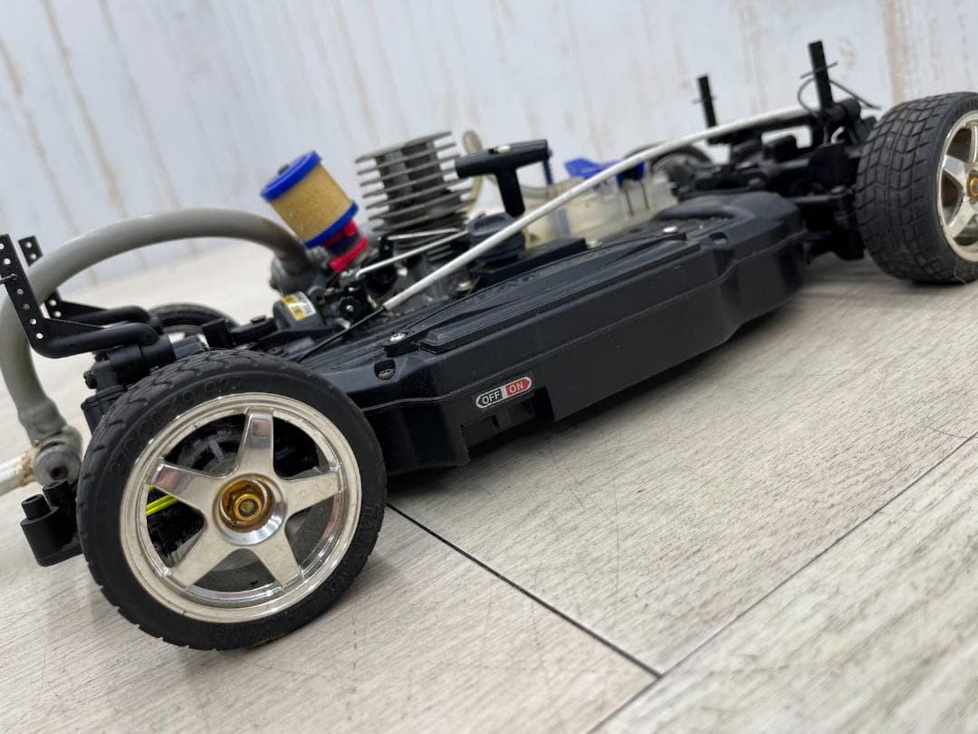 1/10 タミヤ エンジン ラジコンカー R34 GT-R TGS-Rシャーシ