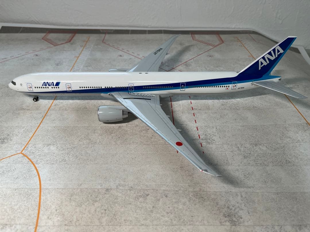 ANA Boeing 777-300ER 1/200 完成品モデル　全日空商事