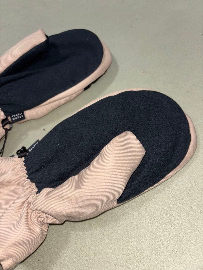 （新品）パーリーゲイツ、防寒ミトングローブ、ベージュと黒色、完売品