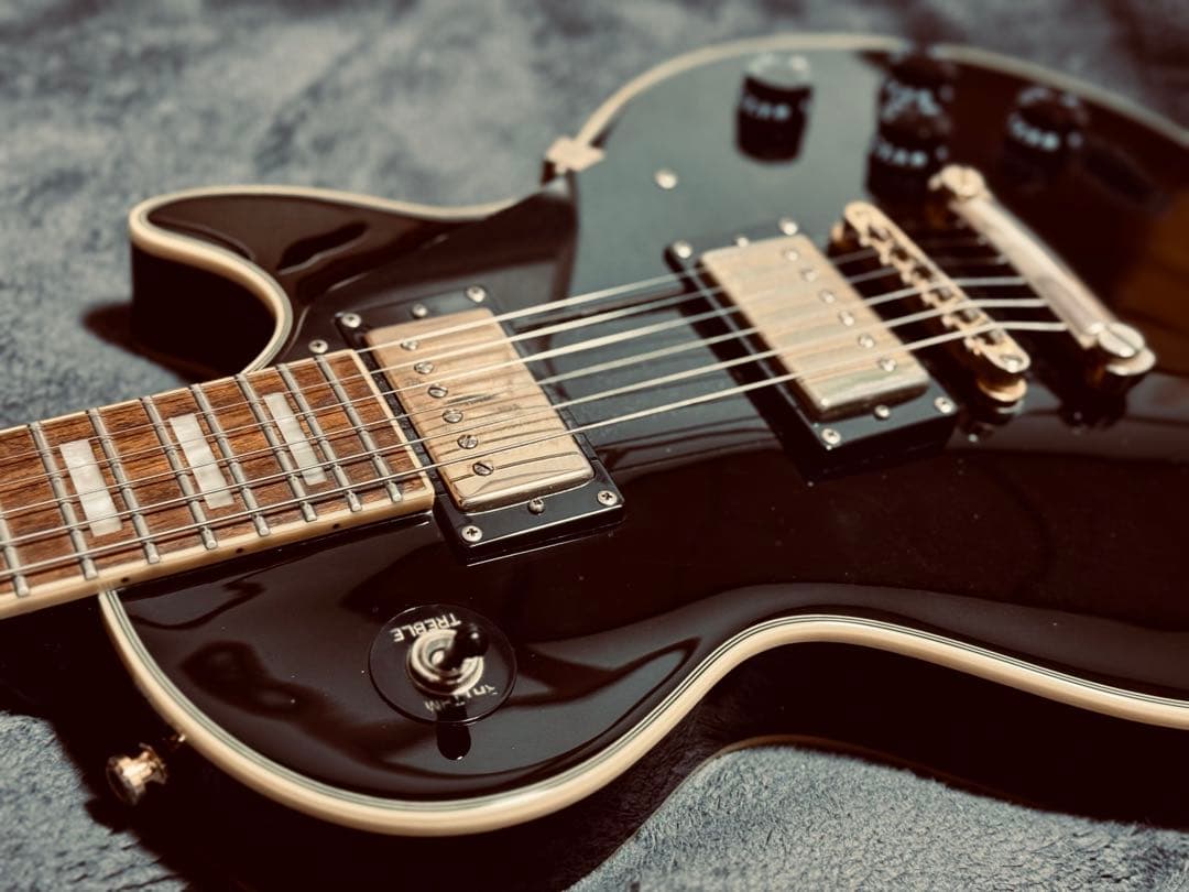 Epiphone Les Paul Custom（ギグバッグ、ストラップ付き）
