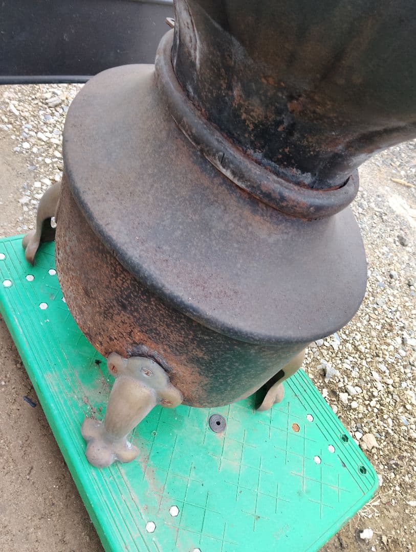 ストーブ フランス　鋳物 鉄製 シャビー レトロ ヴィンテージ