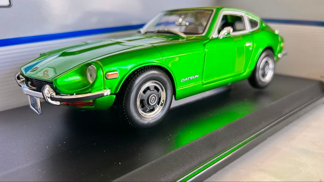 タイムセール！ダットサン 240Z クーペ 1971 グリーン 1/18