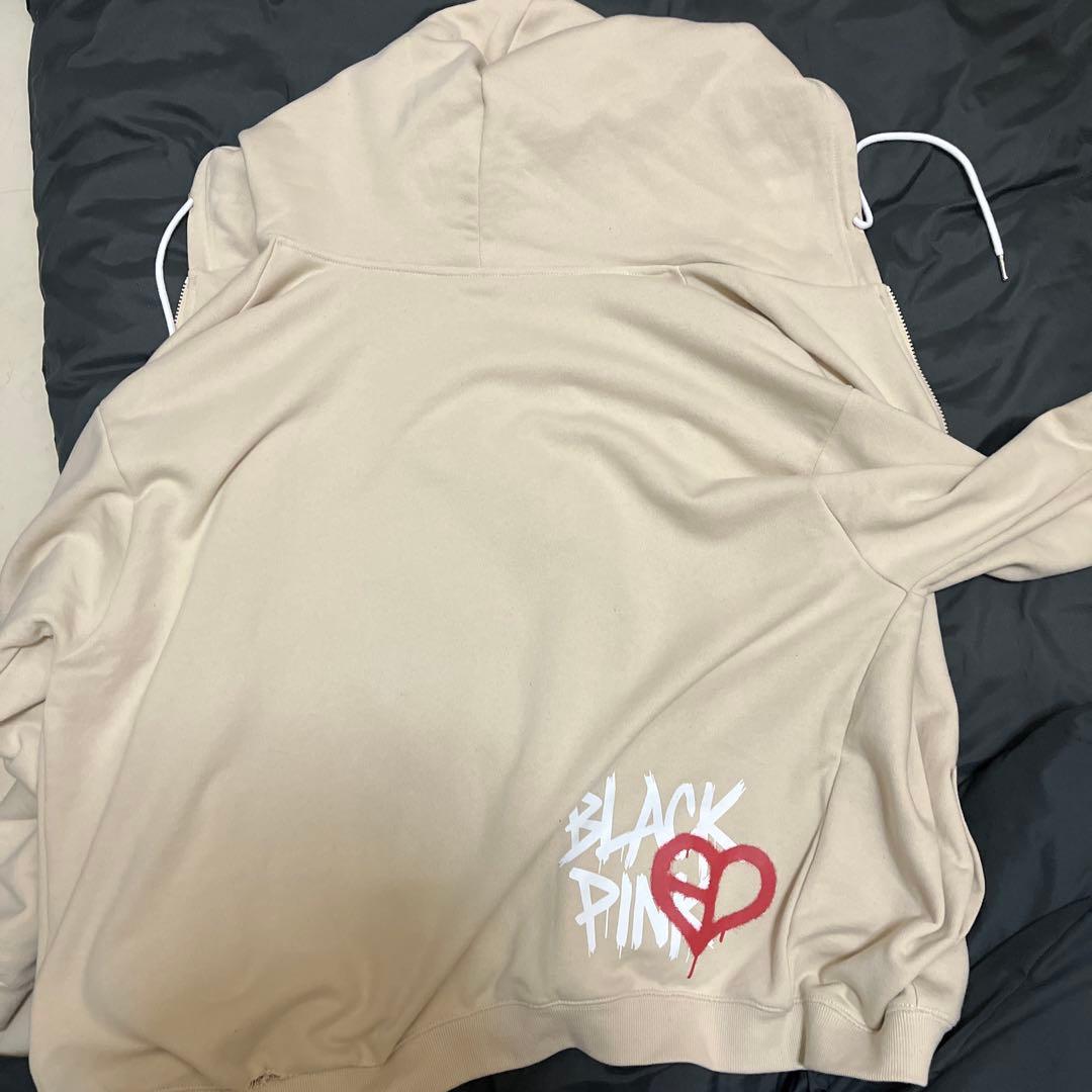 ブラックピンクパーカー