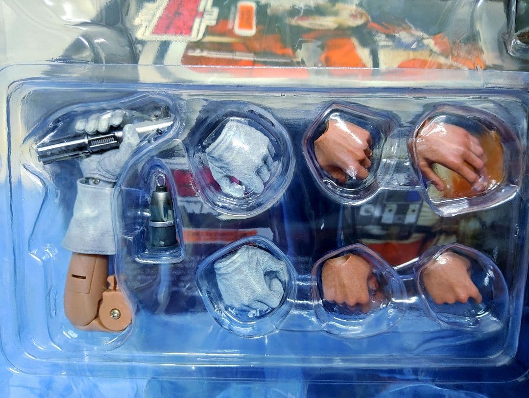 HOTTOYs•STARWARS[ルーク]レイアヘッド付き!土日限定価格!!