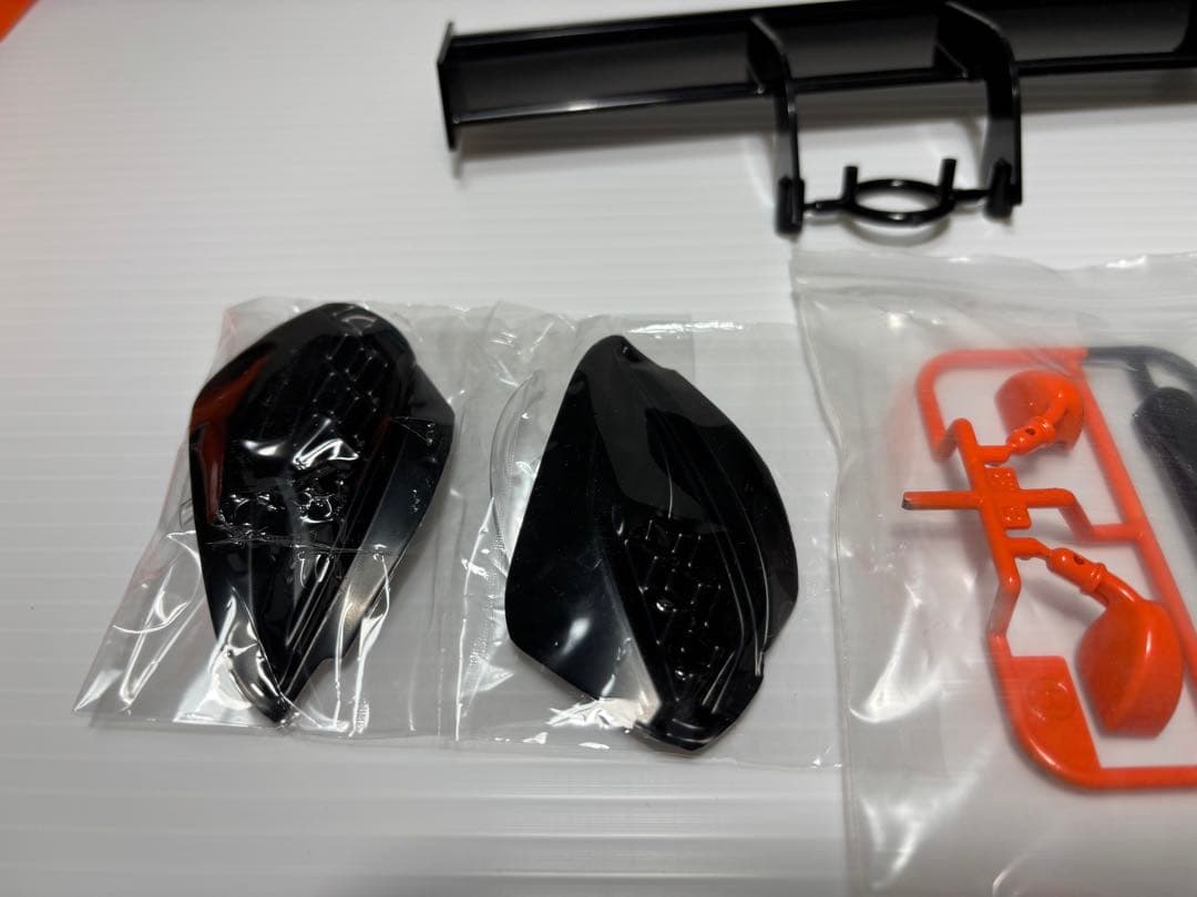 【未使用】タミヤ 1/10 au TOM'S GR Supra ボディセット