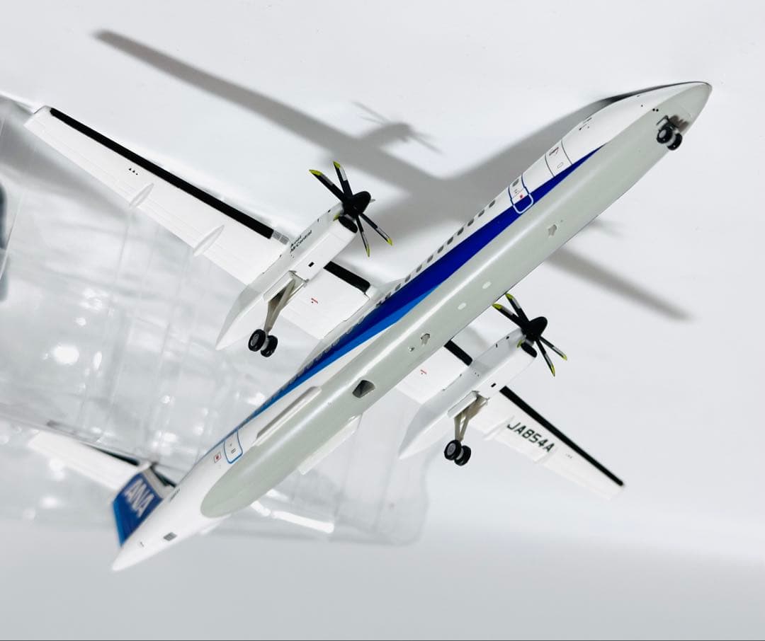 全日空商事1/200 DHC-8-400