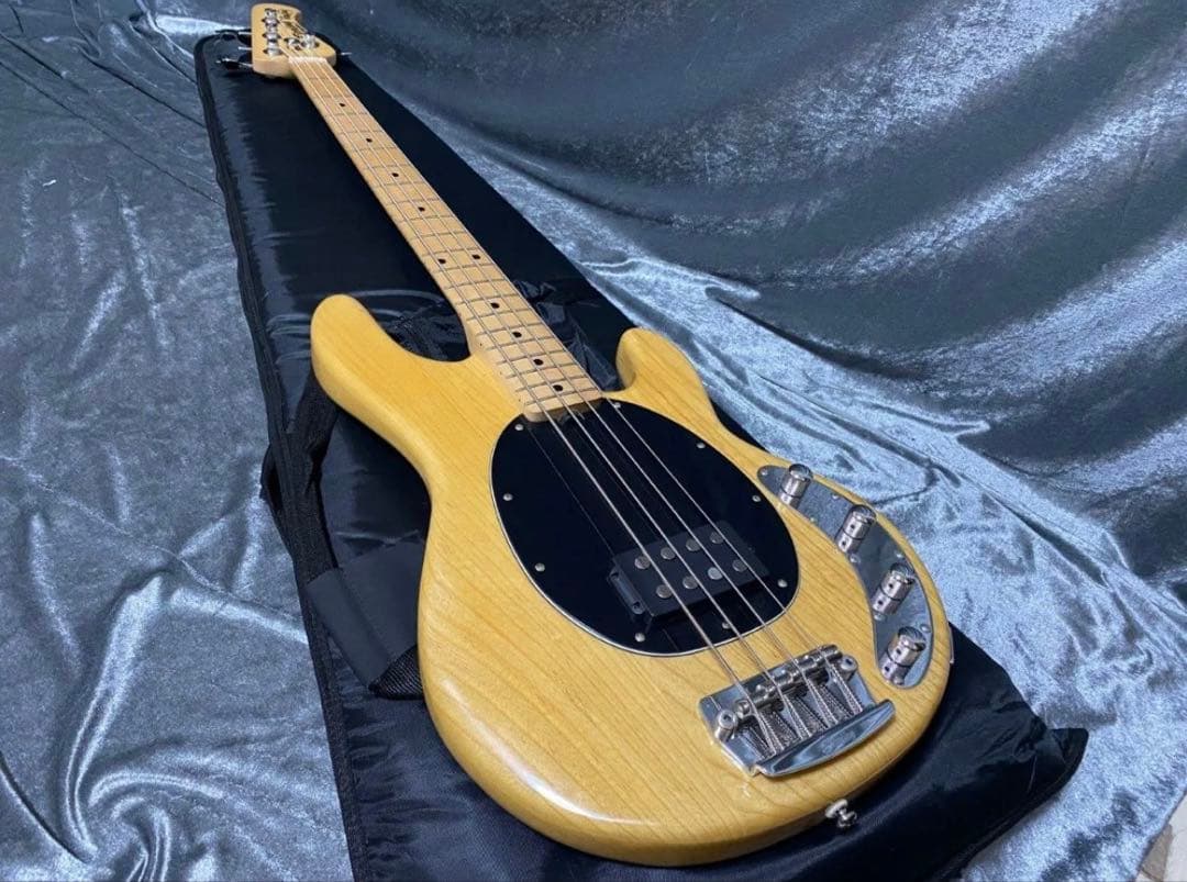 美品 Sterling by Musicman Ray34