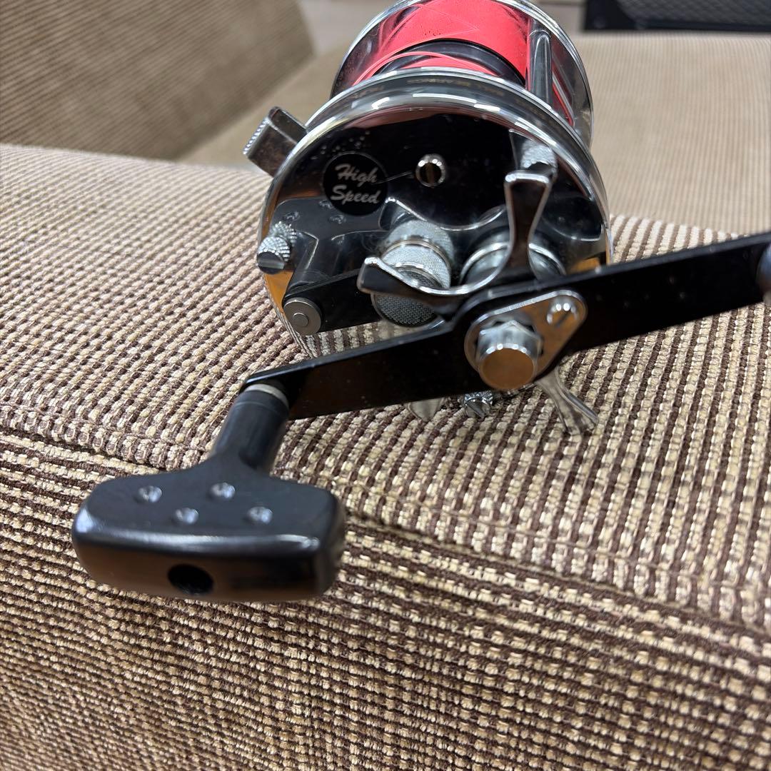 Ambassadeur 7500C リール 赤色ライン