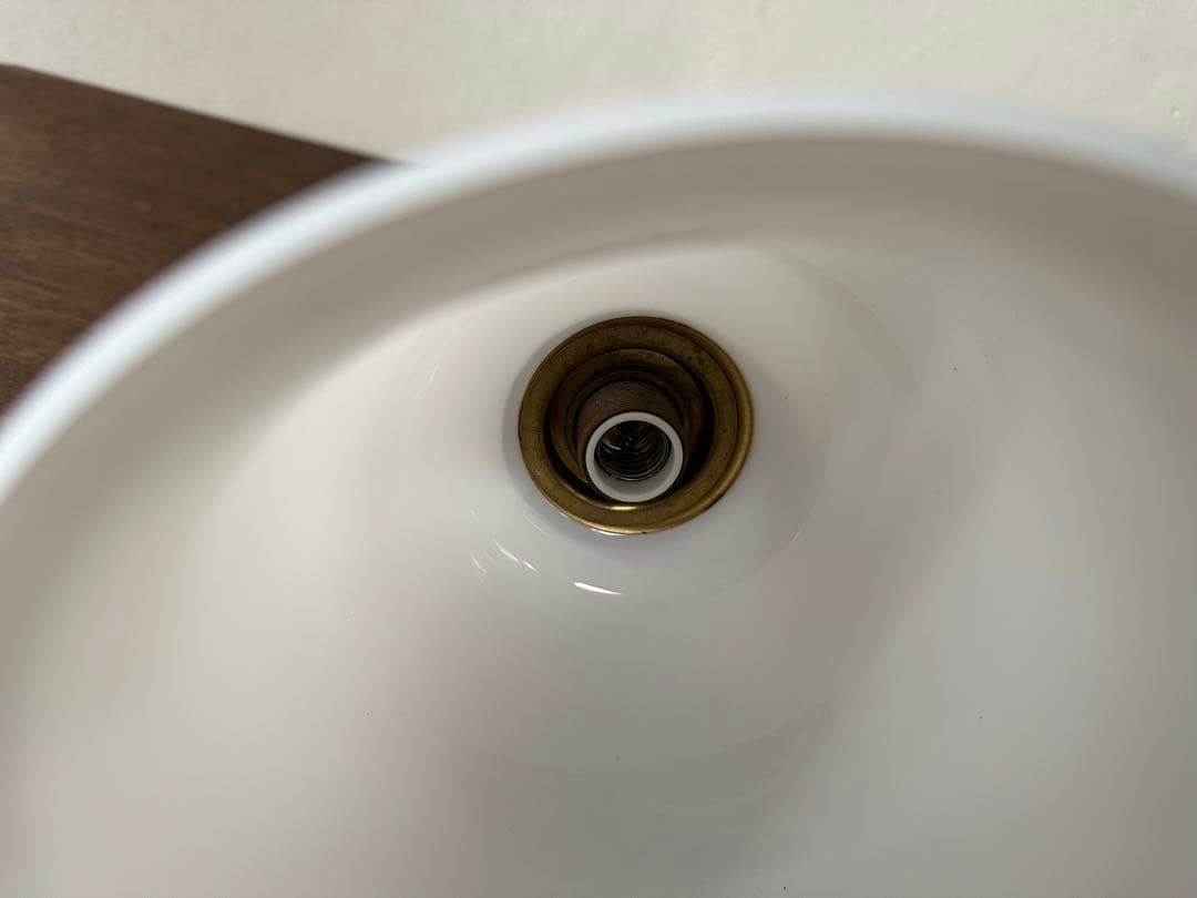 乳白ガラス　ペンダントライト　真鍮ソケット付き　 アンティーク