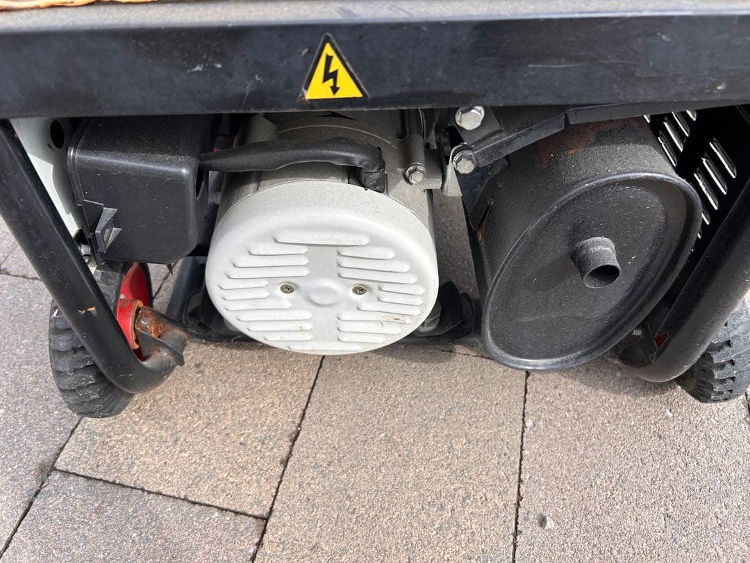 発電機　動作品　2\10まで出品　サービス品　引き取り限定