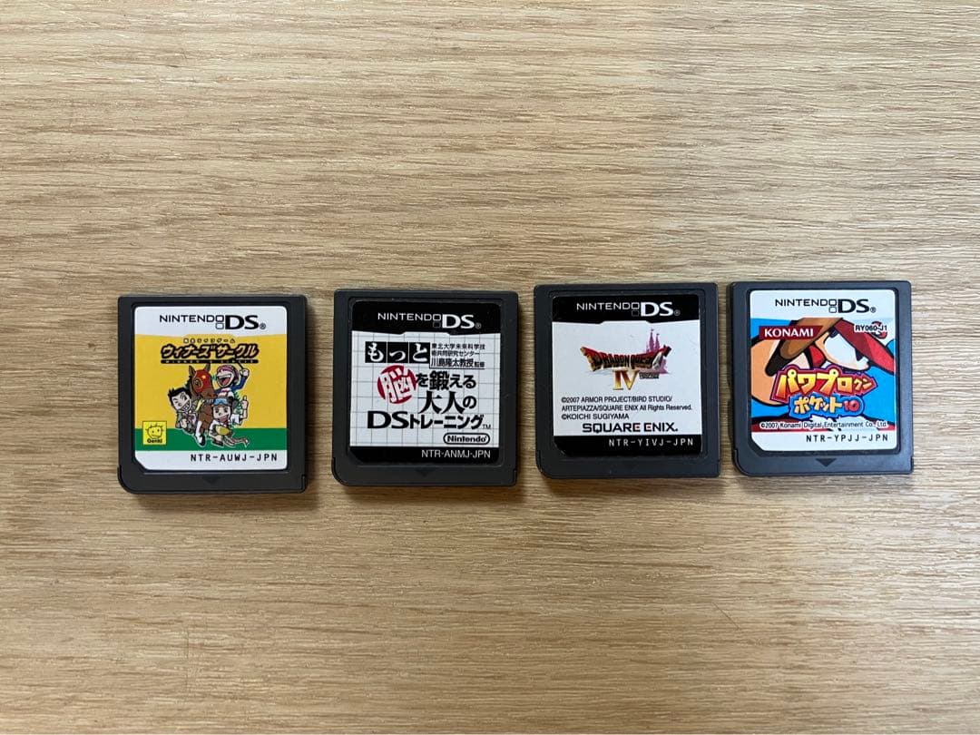 NINTENDO DS ＋カセット4点セット　ニンテンドー