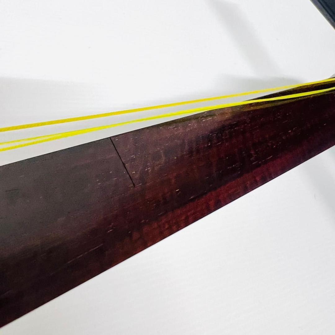 三味線　ハードケース付　中棹　K9 紅木 虎トチ 綾杉胴 金細 棹2.8cm