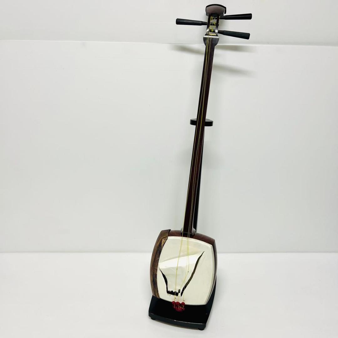 三味線　ハードケース付　中棹　K9 紅木 虎トチ 綾杉胴 金細 棹2.8cm