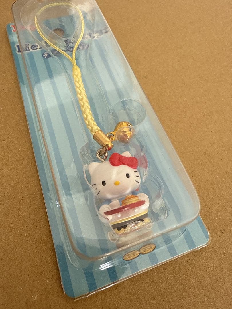 ご当地キティ　ハローキティ　ストラップ デニーズ限定　レア希少、人気