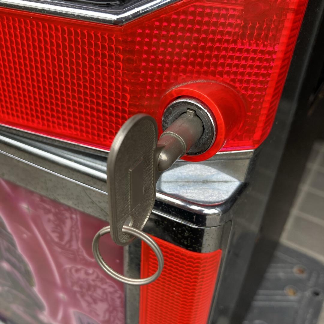 【お値下げOK】 サミー 北斗の拳 4号機 初代 ユリア 鍵あり 不要機