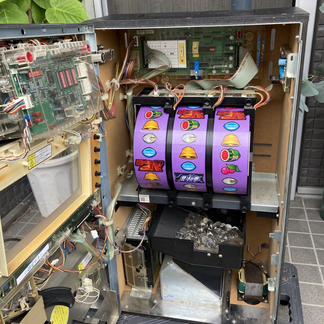 【お値下げOK】 サミー 北斗の拳 4号機 初代 ユリア 鍵あり 不要機