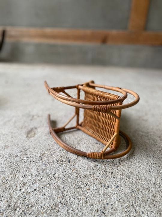 ビンテージ  ラタン 小さなロッキングチェア