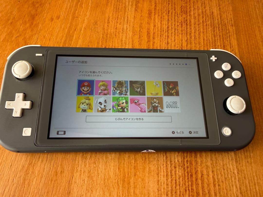 2019年製 Nintendo Switch lite グレー本体　画面キズあり