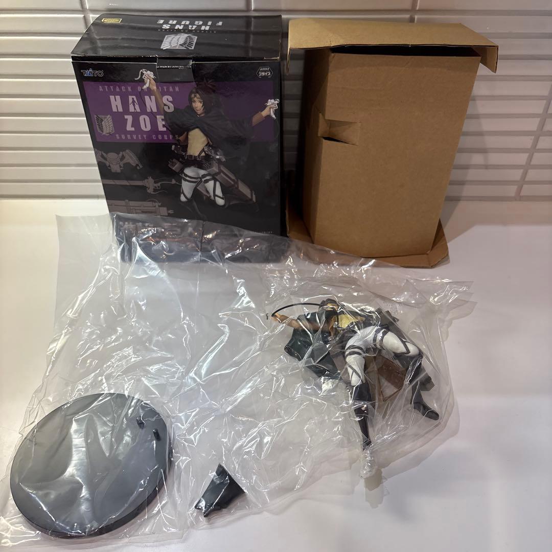 進撃の巨人　ハンジ・ゾエ　フィギュア　立体機動装置