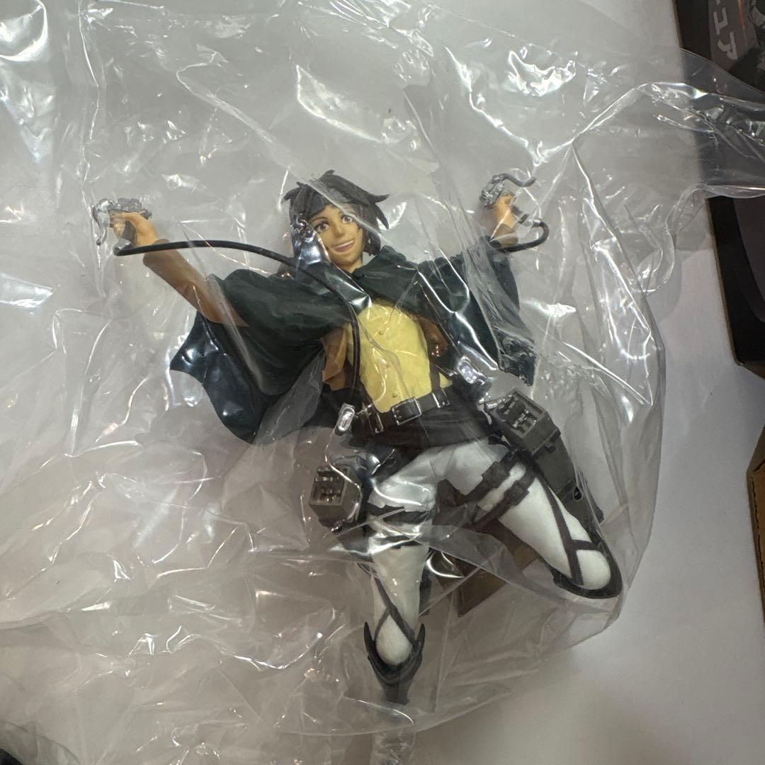 進撃の巨人　ハンジ・ゾエ　フィギュア　立体機動装置