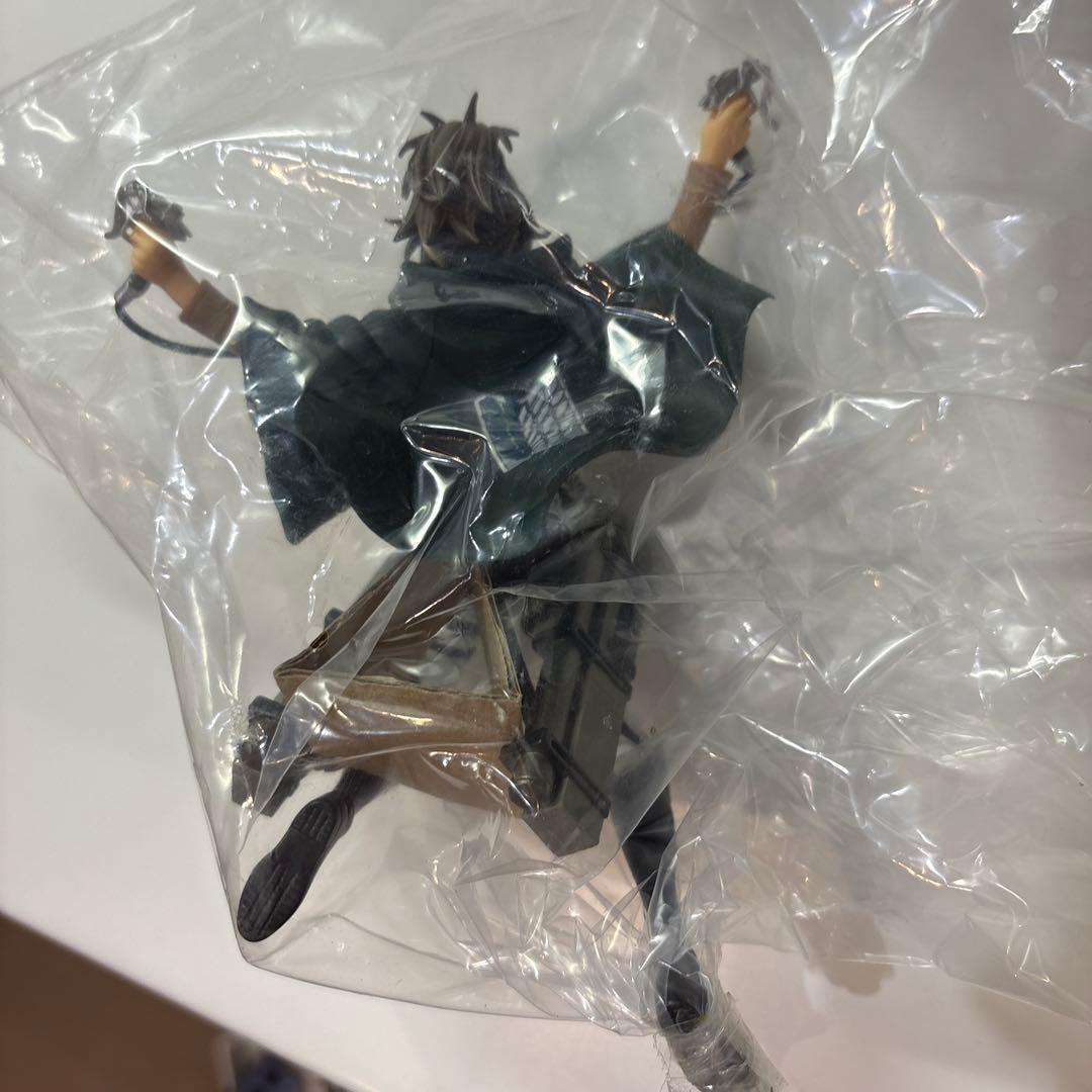 進撃の巨人　ハンジ・ゾエ　フィギュア　立体機動装置