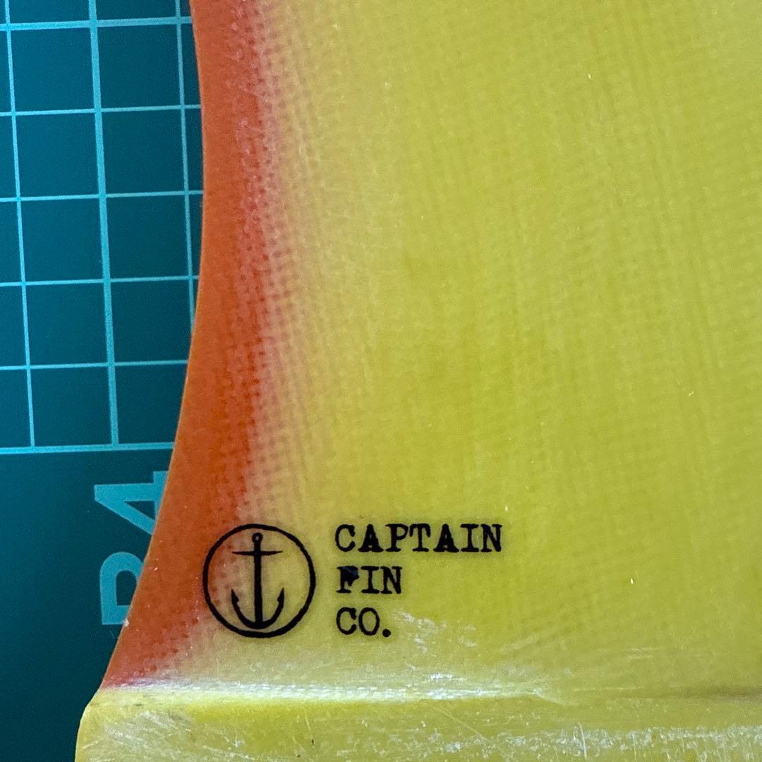 CAPTAIN FIN サーフボードフィン イエロー/オレンジ