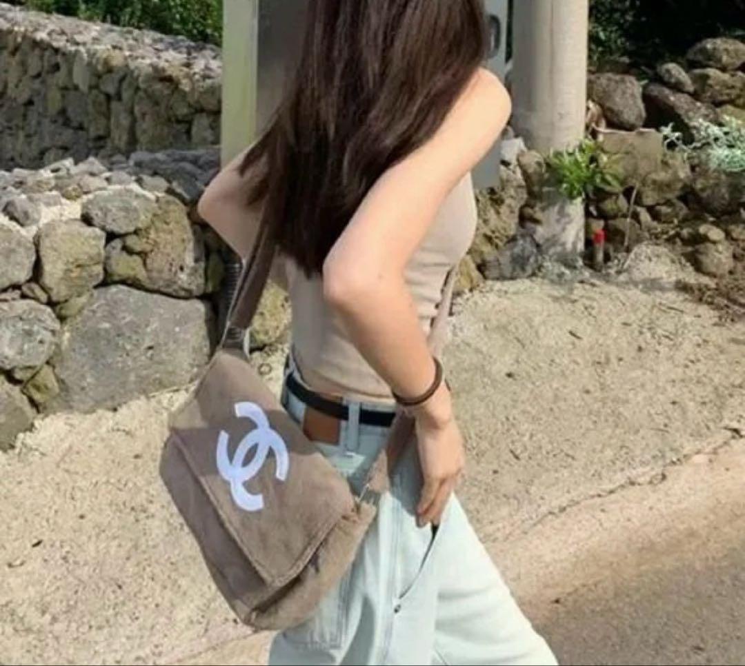 新品CHANELノベルティ海外限定ビューティーノベルティ　CHANELショルダー