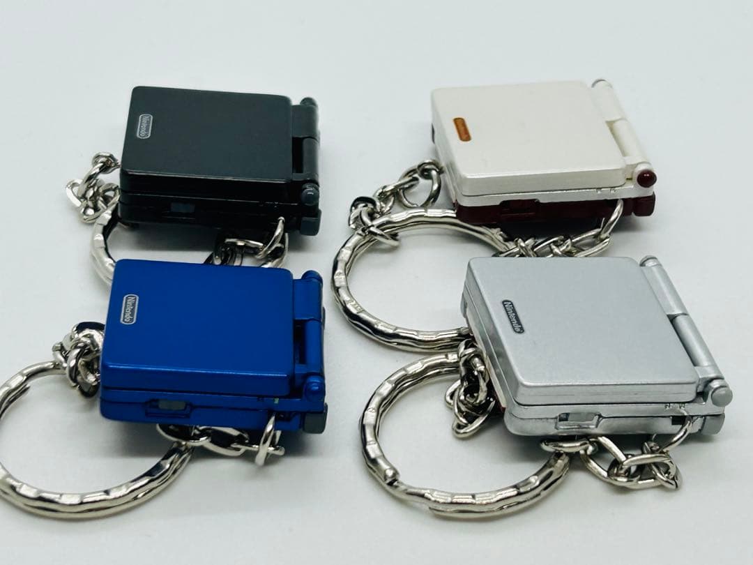 n*♪様 ゲームボーイアドバンスSP 4個セット キーホルダー カセットイン タ