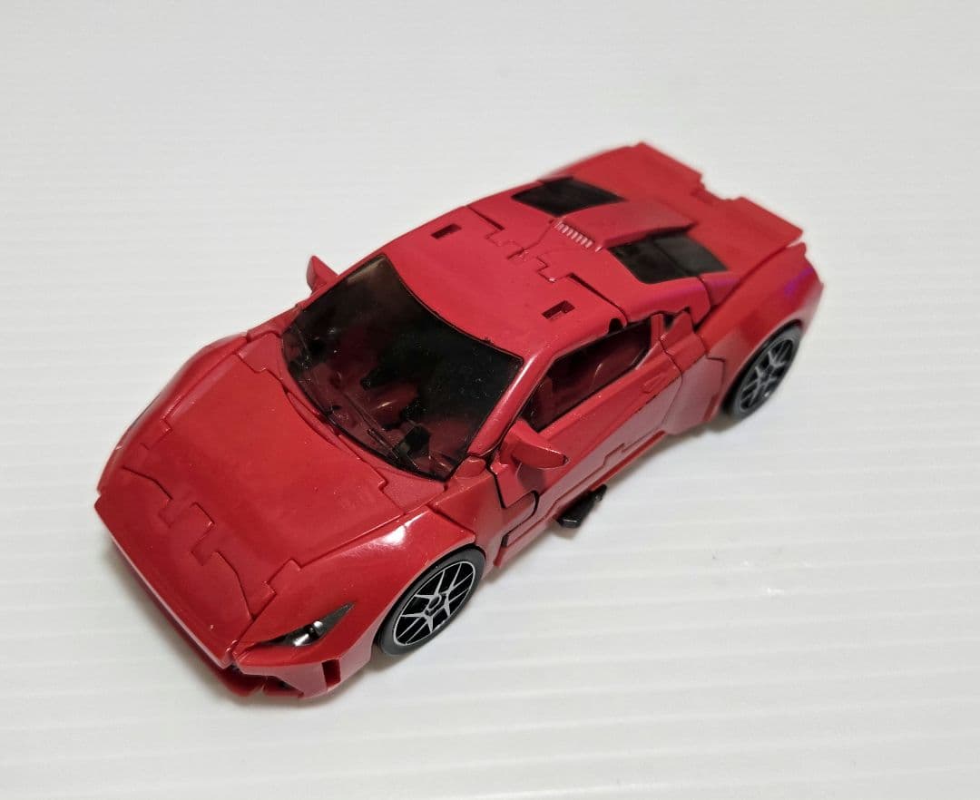 トランスフォーマー　スタジオシリーズ　ディーノ