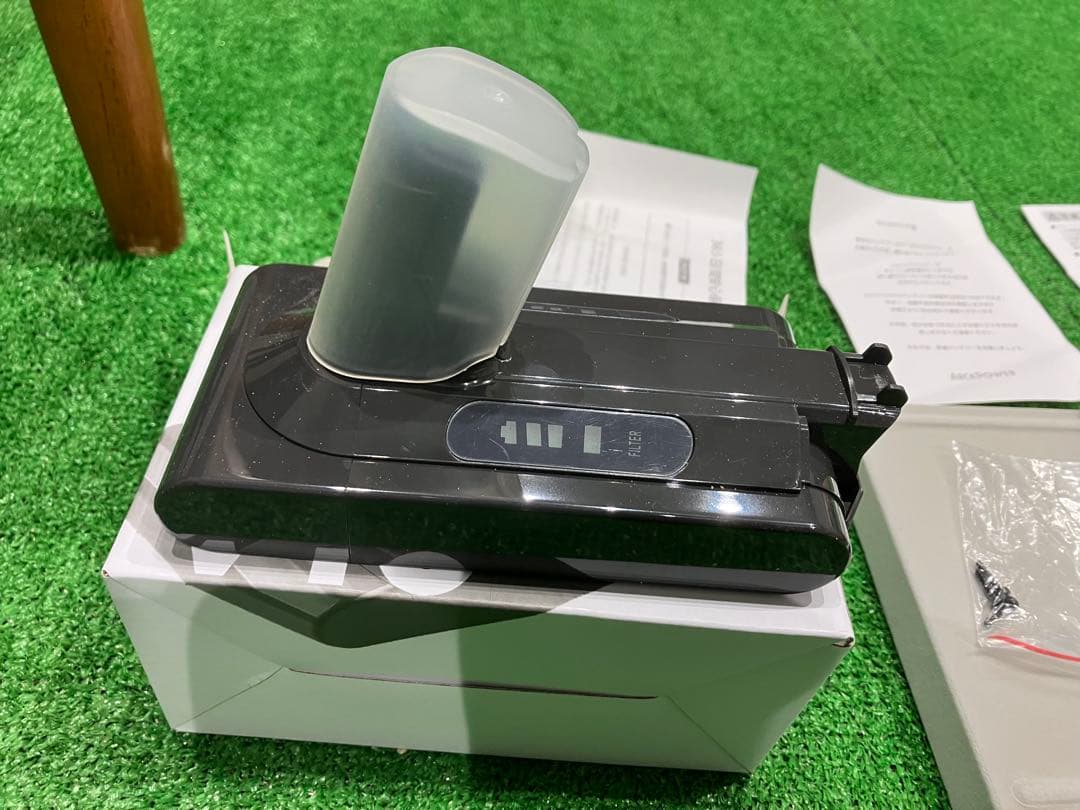 V10 バッテリー充電器