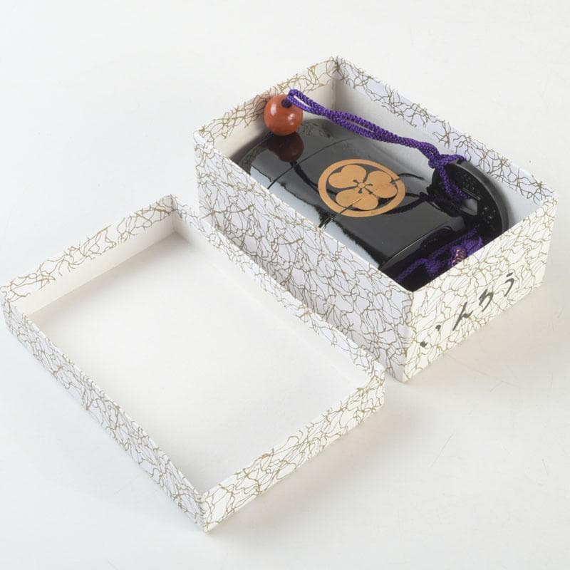 時代提げ物　黒漆　三つ葉葵蒔絵　印籠　薬入　根付　緒締め玉　C　9455