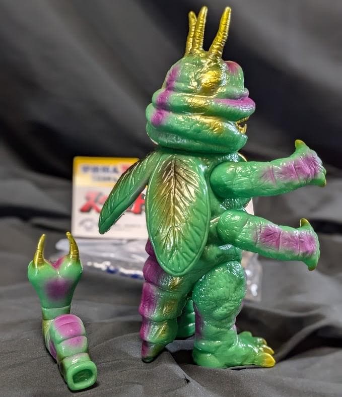 バクラー＋寄生虫「スペクトルマン」登場怪獣（メディコムトイ）蓄光ソフビフィギュア