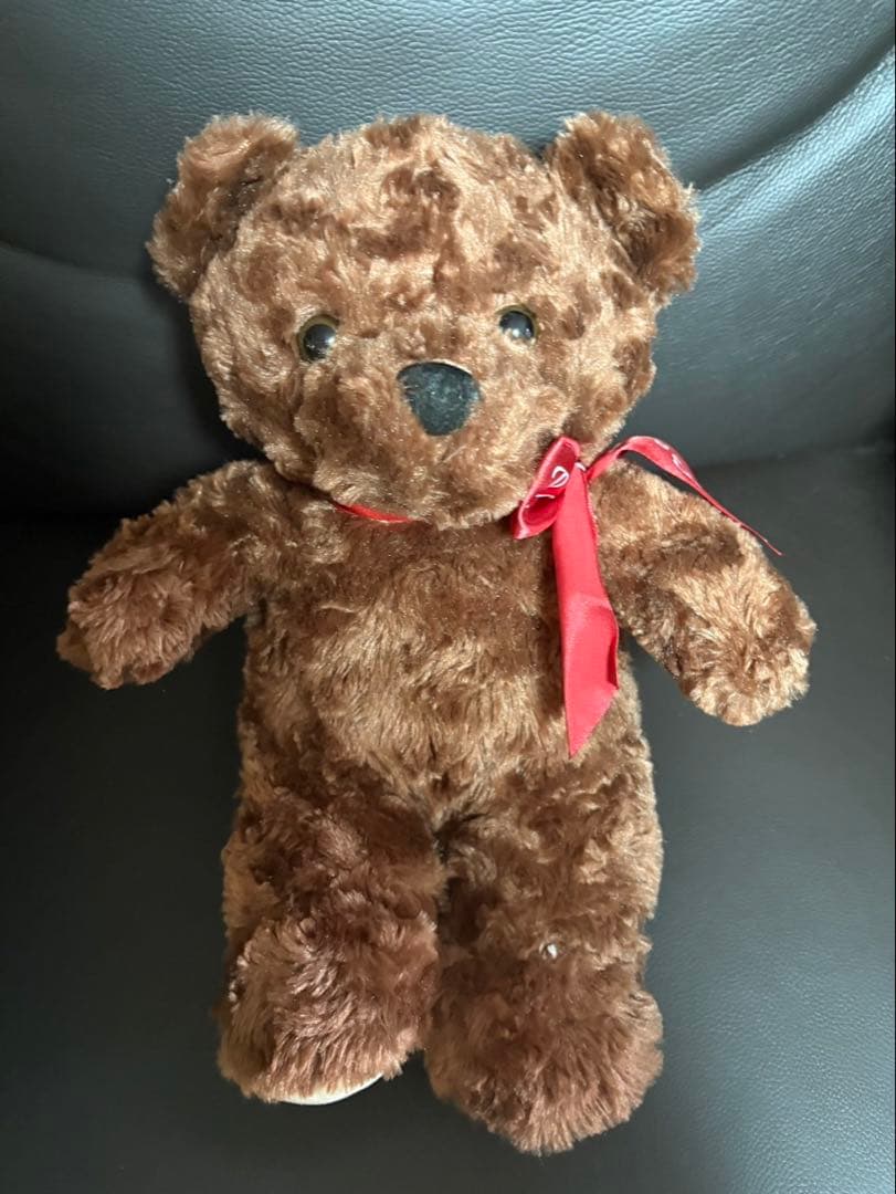 茶色のクマのぬいぐるみ2体