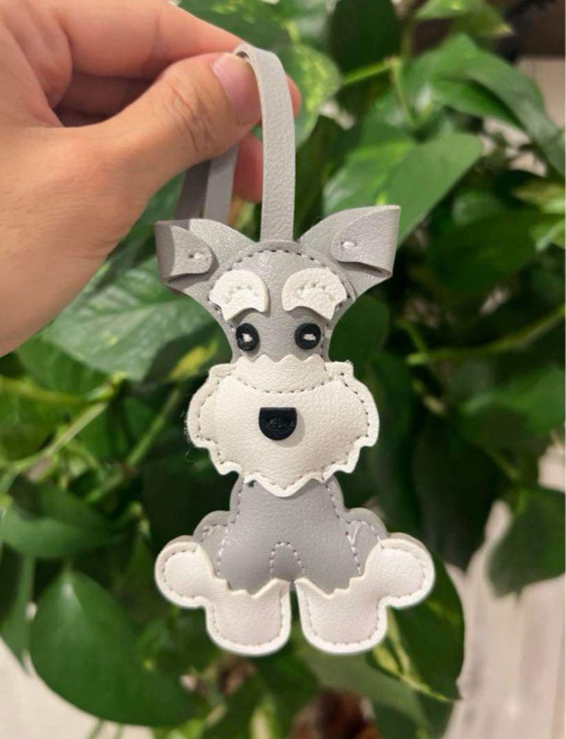 在庫処分　グレー　黒　ミニチュアシュナウザー2個セット　肉球2個付き