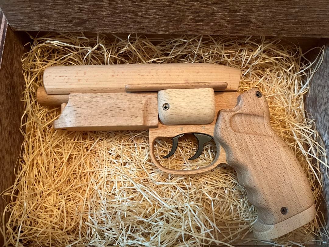 ブレードランナー　デッカードブラスター　木製ゴム鉄砲