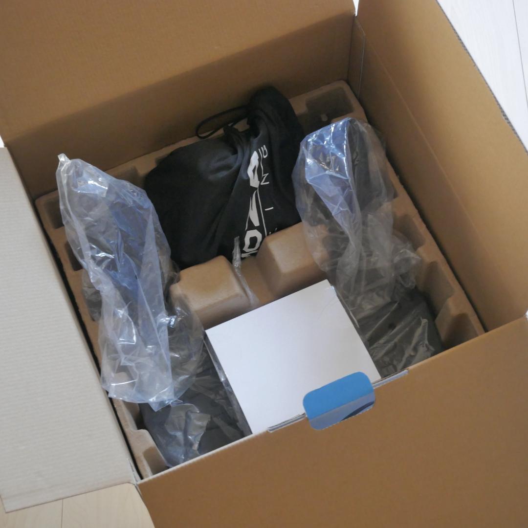 MOZA R5 ハンドルコントローラ