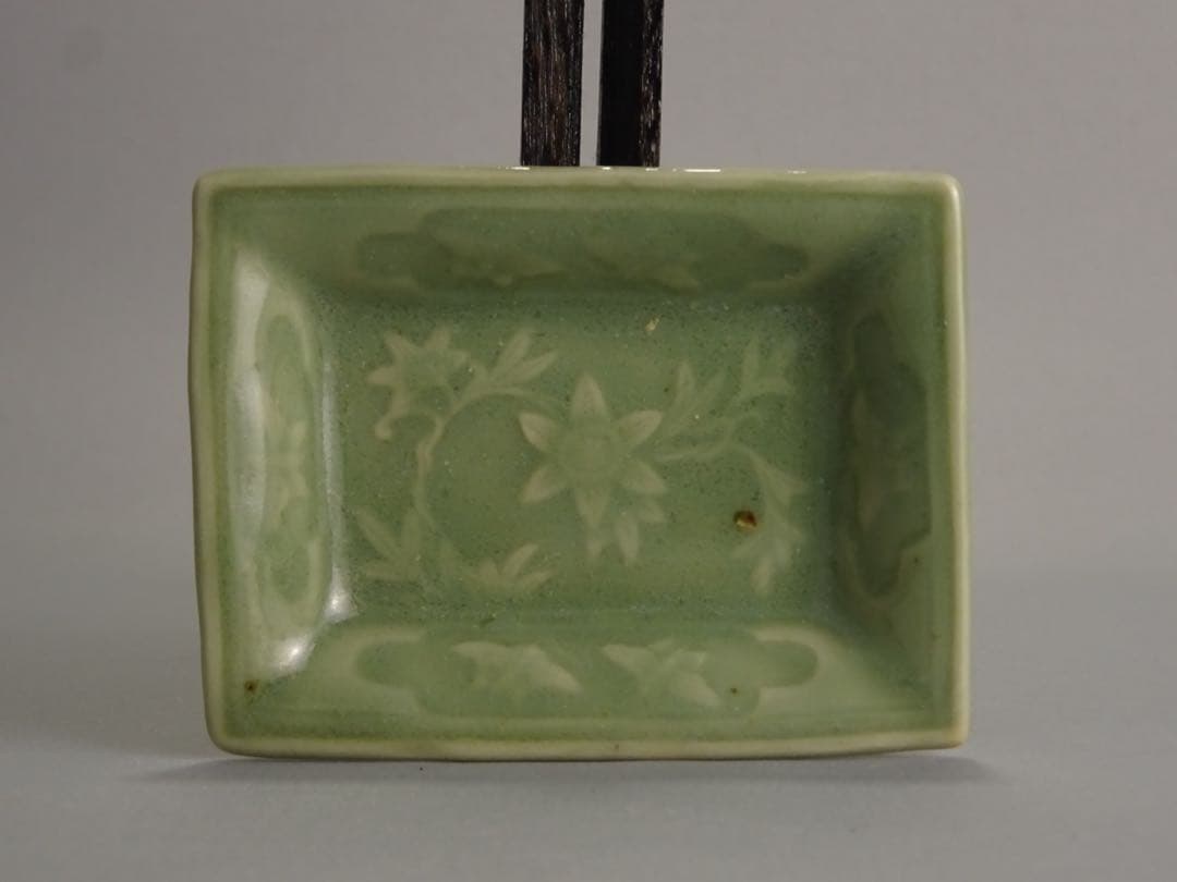 江戸時代　後期　三田青磁　小皿　4点　鹿に猿　菊　亀形　花文　豆皿　コレクション