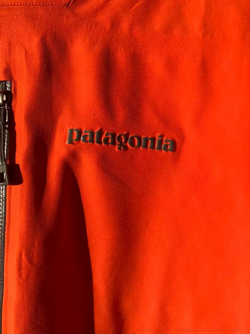 patagonia オレンジ フード付きジャケット